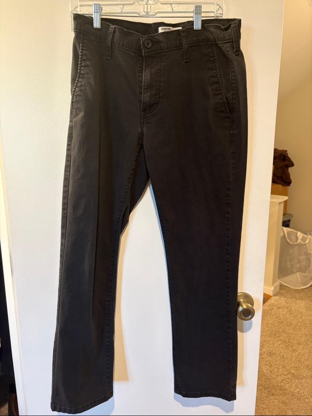 Signature by Levi Strauss Straight Pants in Charcoal Black
